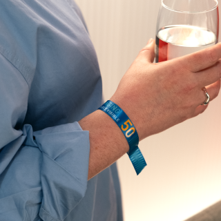 Rollout: Von Landingpage bis Einlassbändchen